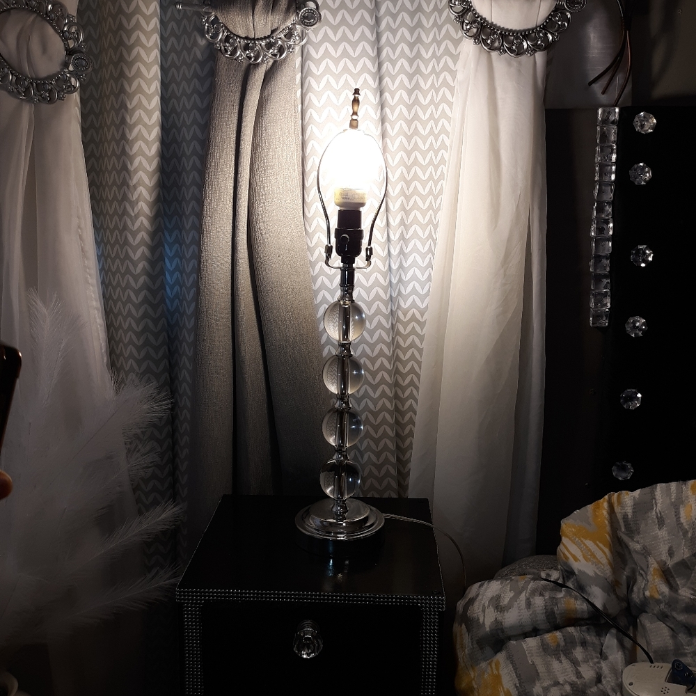 Lamp - Picture 2 of 2